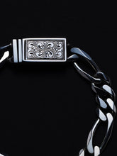 画像をギャラリービューアに読み込む, Engraved Box Crasp Figaro Bracelet
